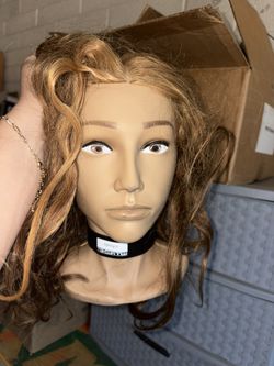Cosmetology mannequins
