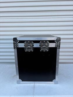 Medium 22 x 22 x 22 Utility Road Gear Trunk Case