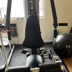 (Sale) hoist v4 home gym machine only. 