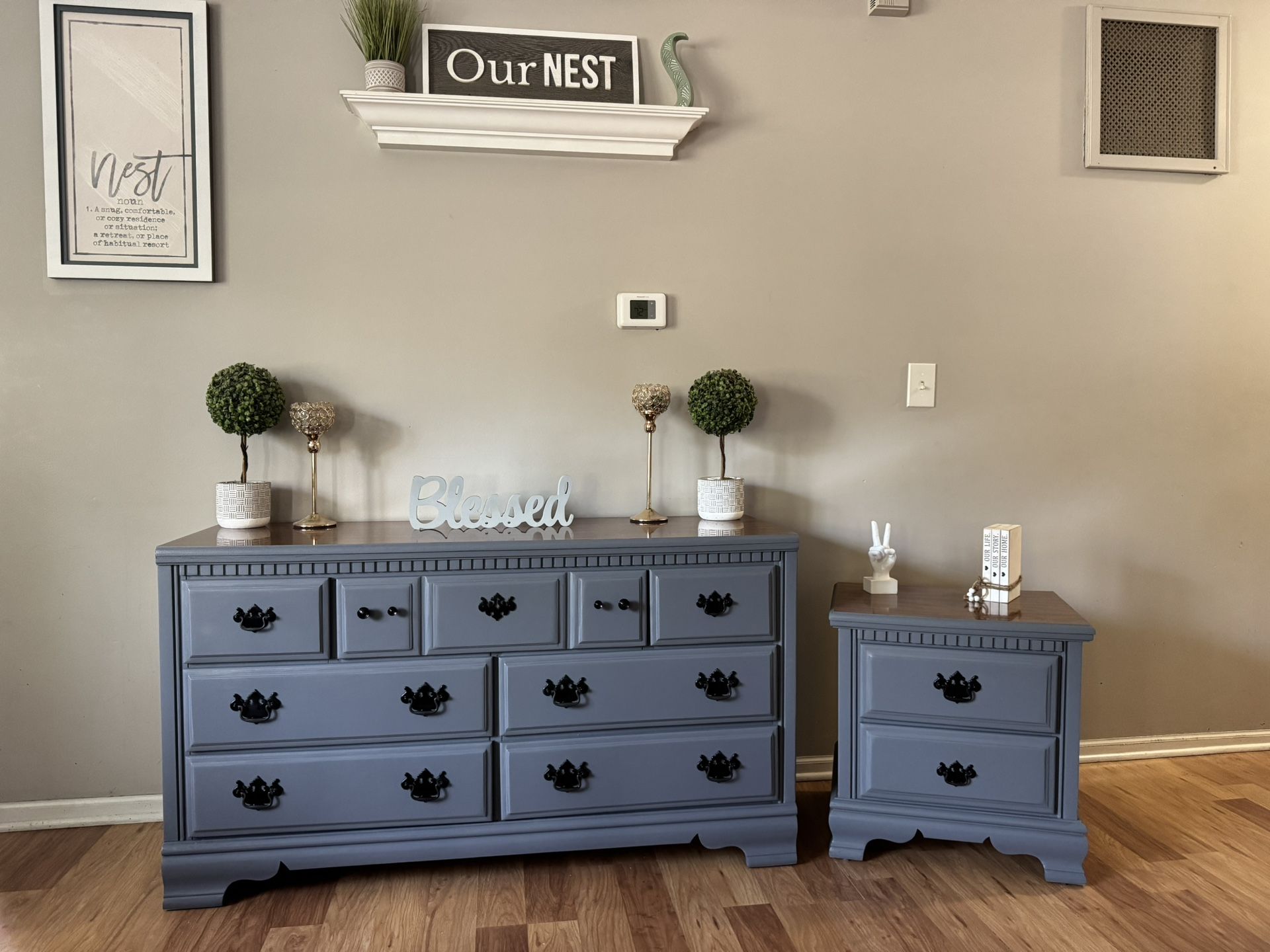 ✨🤎🩶Beautiful Solid Dresser & Nightstand🩶🤎✨