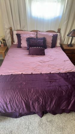 Queen comforter with extras
