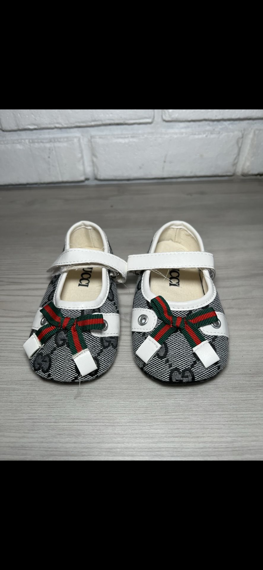 Infant Gucci sandals