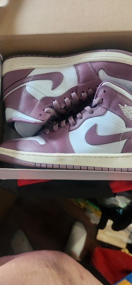 Air Jordan 1 Mid