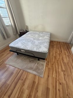 Se vende base cama eléctrica reclinable + Colchón Queen