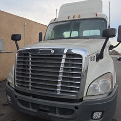 Freigtliner Cascdia Day Cab 2014 Parts