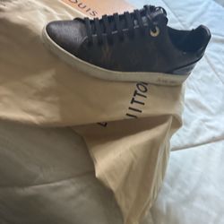 Women authentic LV shoes