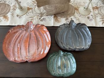 Set of 3 Pumpkin-Shaped Plates