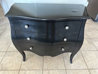 Pier 1 Imports Entry Table