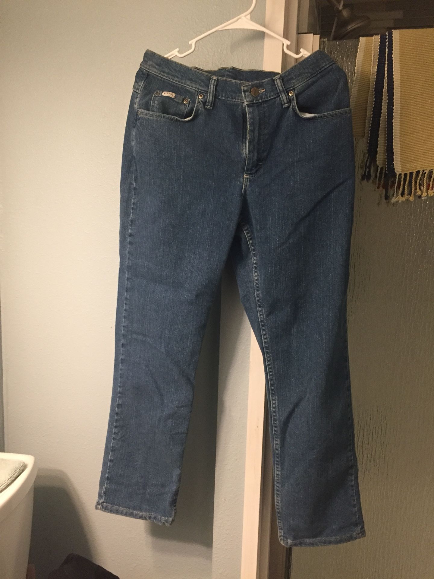 Gloria Vanderbilt jean capris