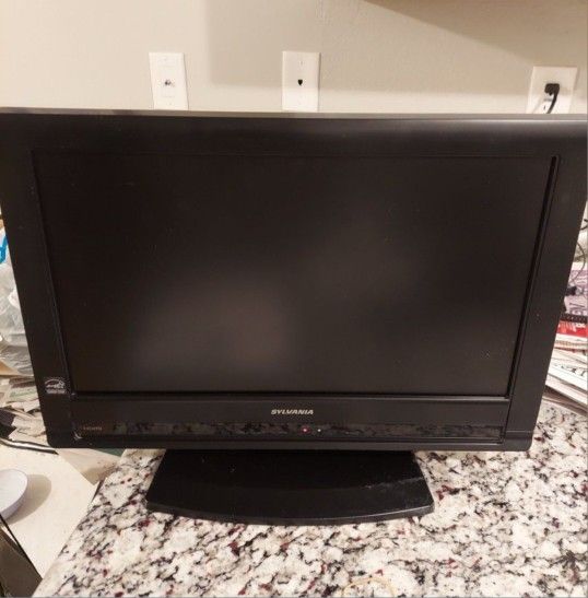 19" LCD TV Sylvania LC190SS2 720p Hdmi Usb LCD HDTV