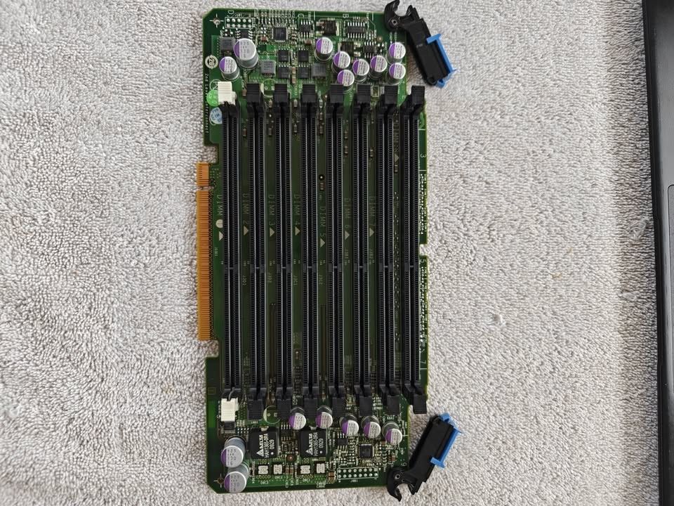 Dell 8 Slot DDR2 Memory Riser Board w/ Cover