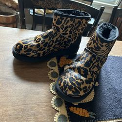 Uggs Leopard Boots New Size 9 