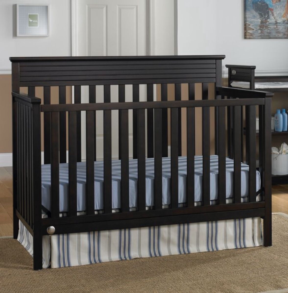 Fisher-Price Newbury 4-in-1 Convertible Crib