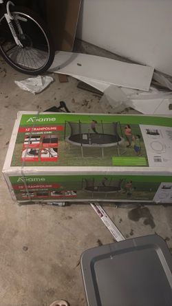 Agame 12ft Round Trampoline And Enclosure