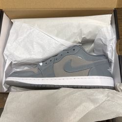 Air Jordan 1 Low SE (Men’s Size 9.5)