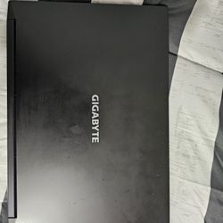 GIGABYTE - 15.6" FHD IPS Gaming Laptop - Intel Core i5-11400H - 16GB - NVIDIA GeForce RTX 3060 - 512GB SSD