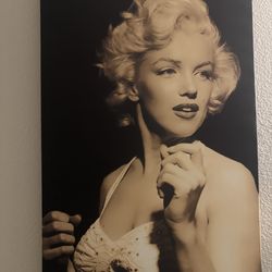 Large Marilyn Monroe Canvas Wall Art – 24x36