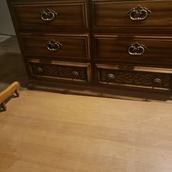 Sturdy Wood Dresser With Mirror.  Please Bring Help To Pick Up