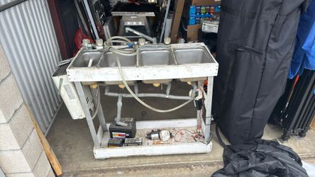 Free 3 Sink Concession