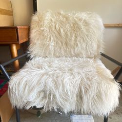 Modern Faux Fur Accent Chair – Excellent Condition