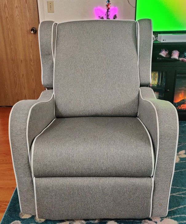 Albie Swivel Glider Recliner for Sale in Puyallup, WA OfferUp