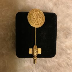 Vintage Gold Tone (THE PRESIDENT’S CLUB) 1982 Pin..(Avon)