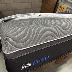 Sealy Queen Mattress 