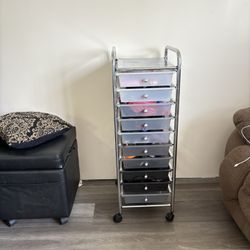 Rolling cart/ tray/ dresser. Carrito con ruedas