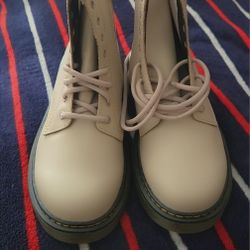 dr martens Ladies Boots Size 5