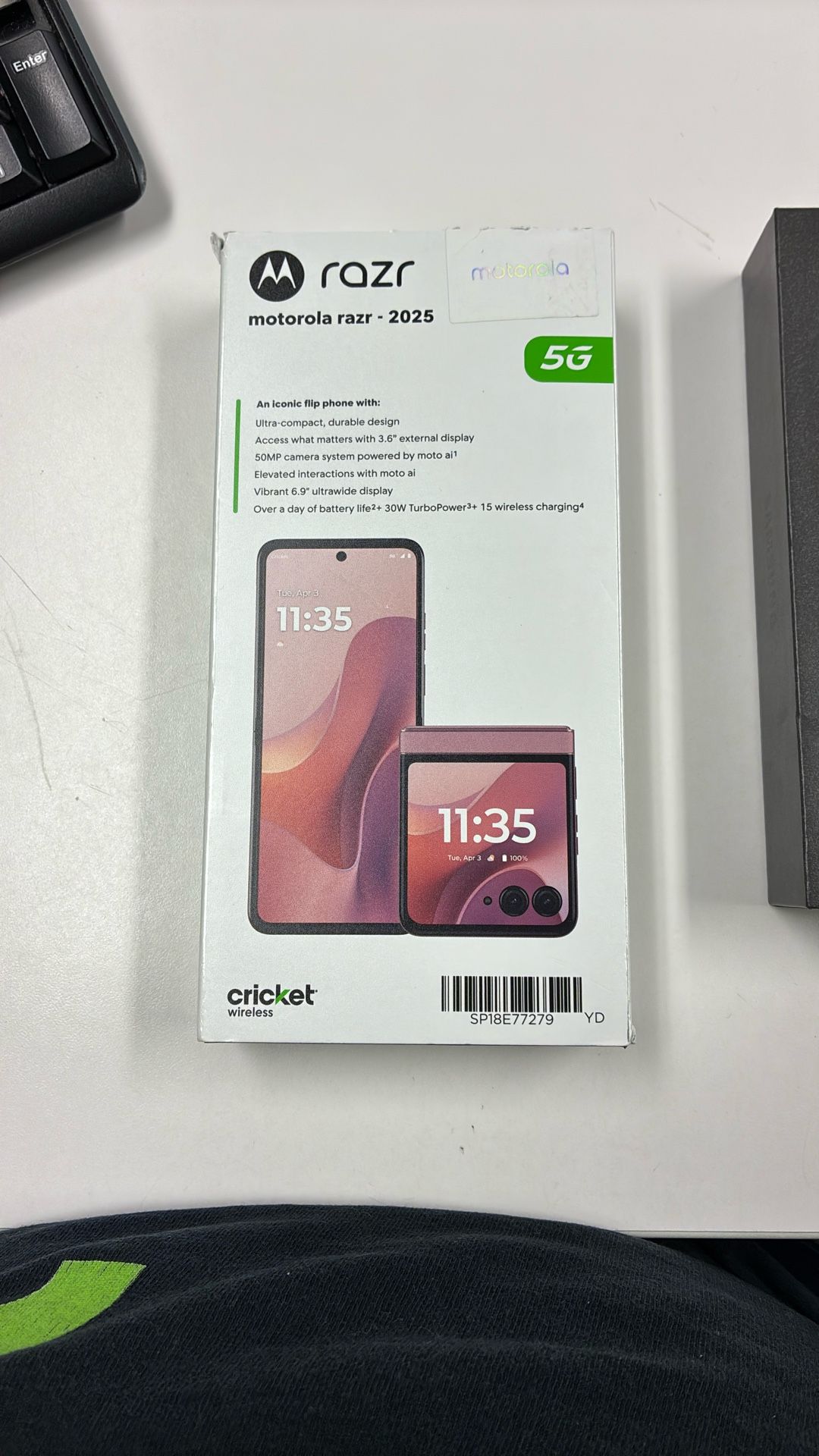 Moto Razr 2025
