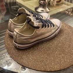 Women Shoes 👟 Converse Size 9