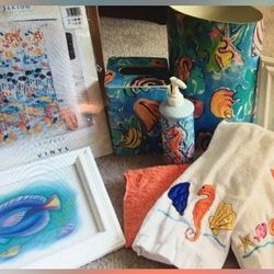 Fish themed bathroom set