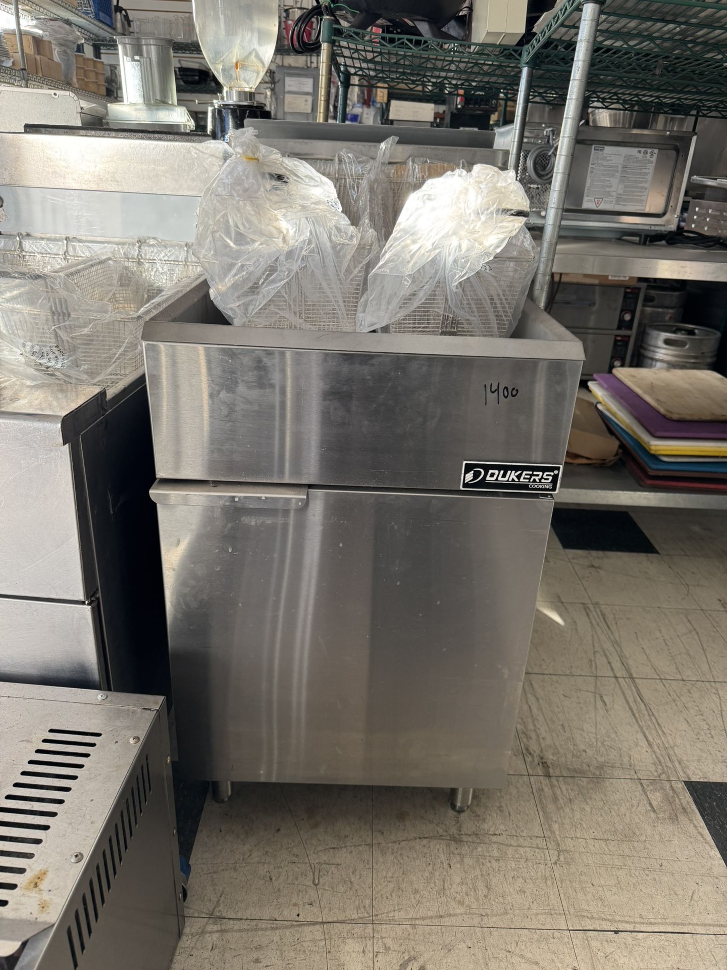 Brand New Dukers 70lb Fryer Commercial
