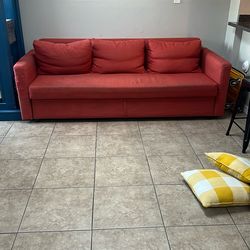 Used Sleeper Couch – Comfortable, Pet-Friendly Home