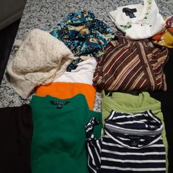 25 PIECES OF CLOTHES I NEED To GET RID OF, Sizes Medium, All In Good CONDITION, For $25
