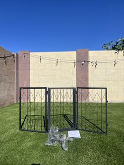 3 Panel Freestanding Pet Gate (35th Ave & Bell Rd)