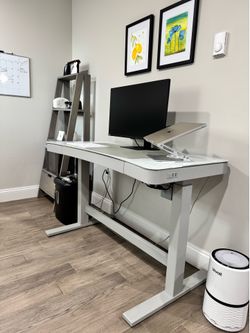 Tresanti Geller 47” adjustable “standing” desk