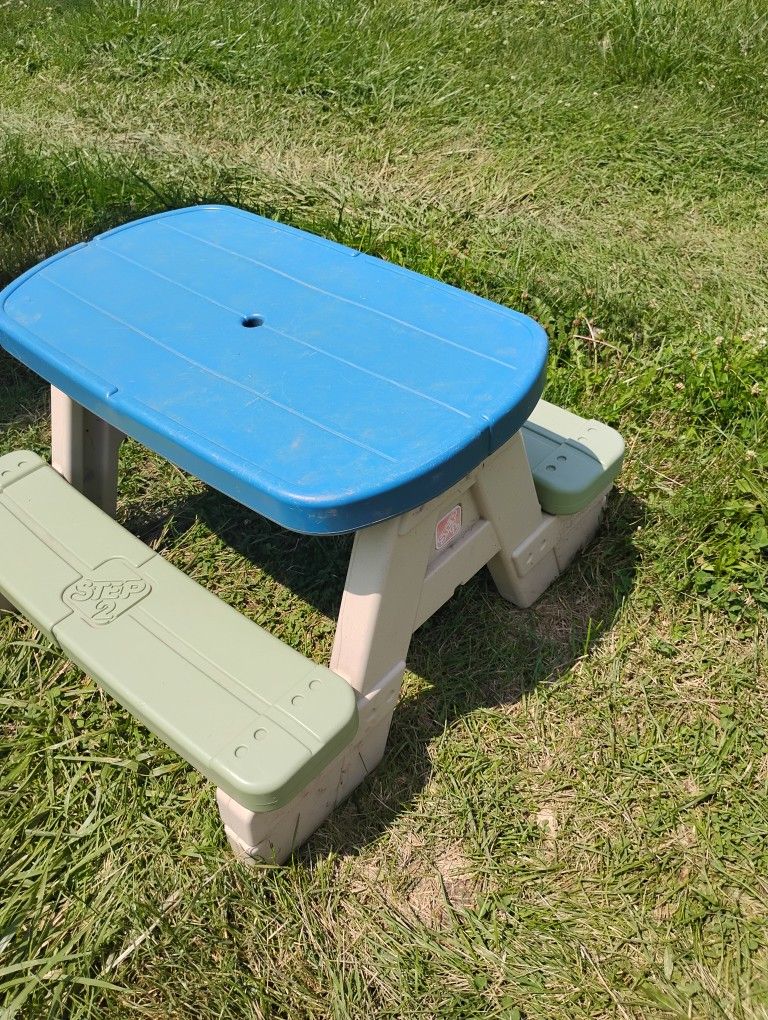 Picnic Table Kids