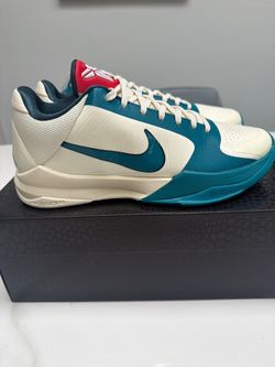 Kobe 5 potro Caitlin Clark coconut milk spruce Sz 8m