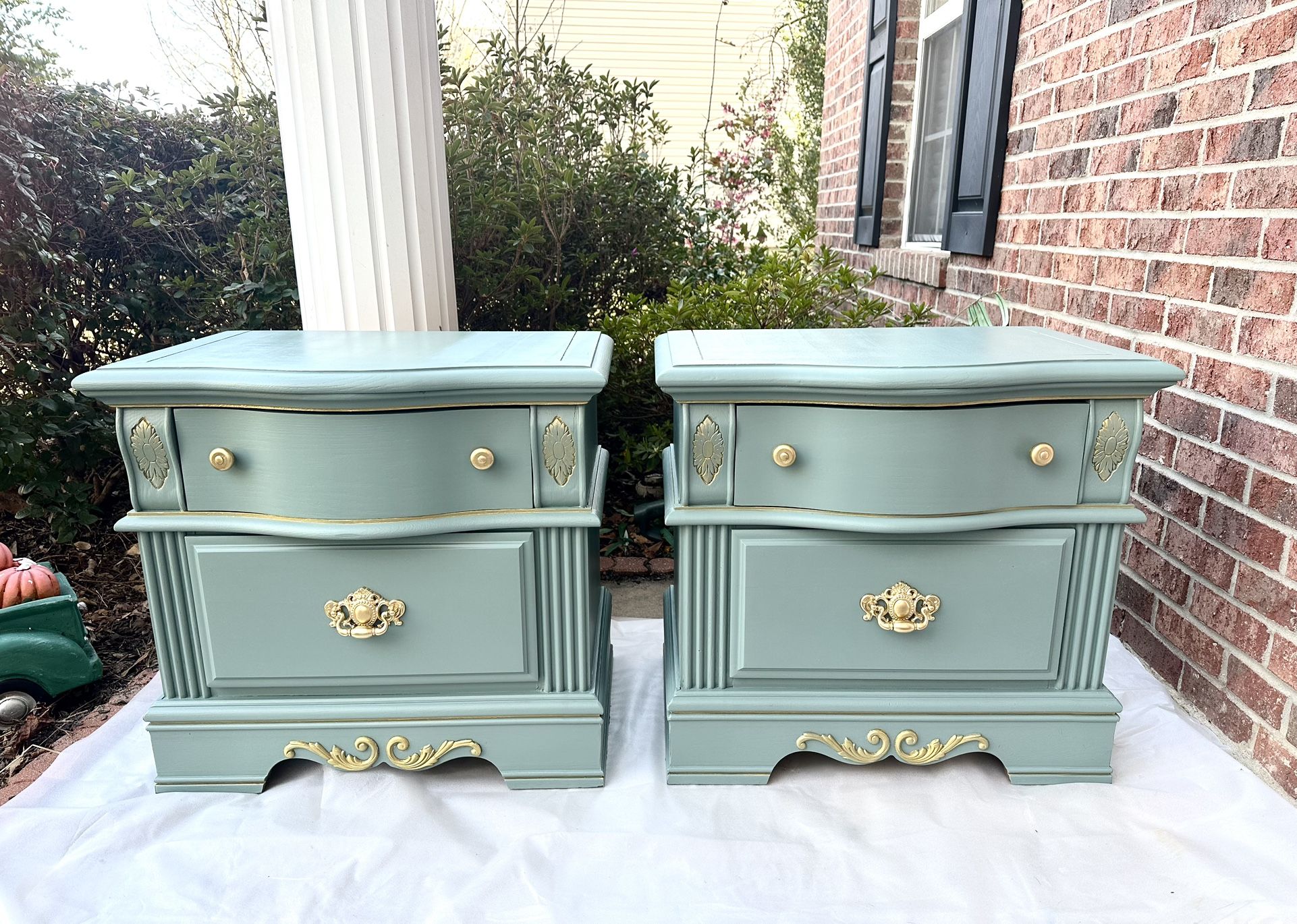 Vintage Set Of End Tables ~ Nightstands
