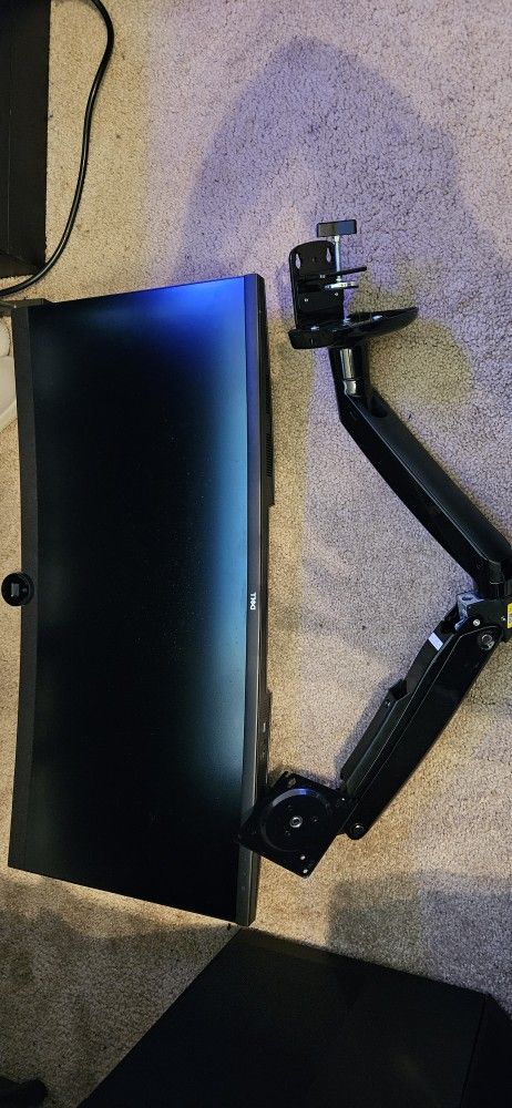 34inch Curved Conferencing Montier 