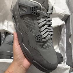 Jordan 4 Retro 