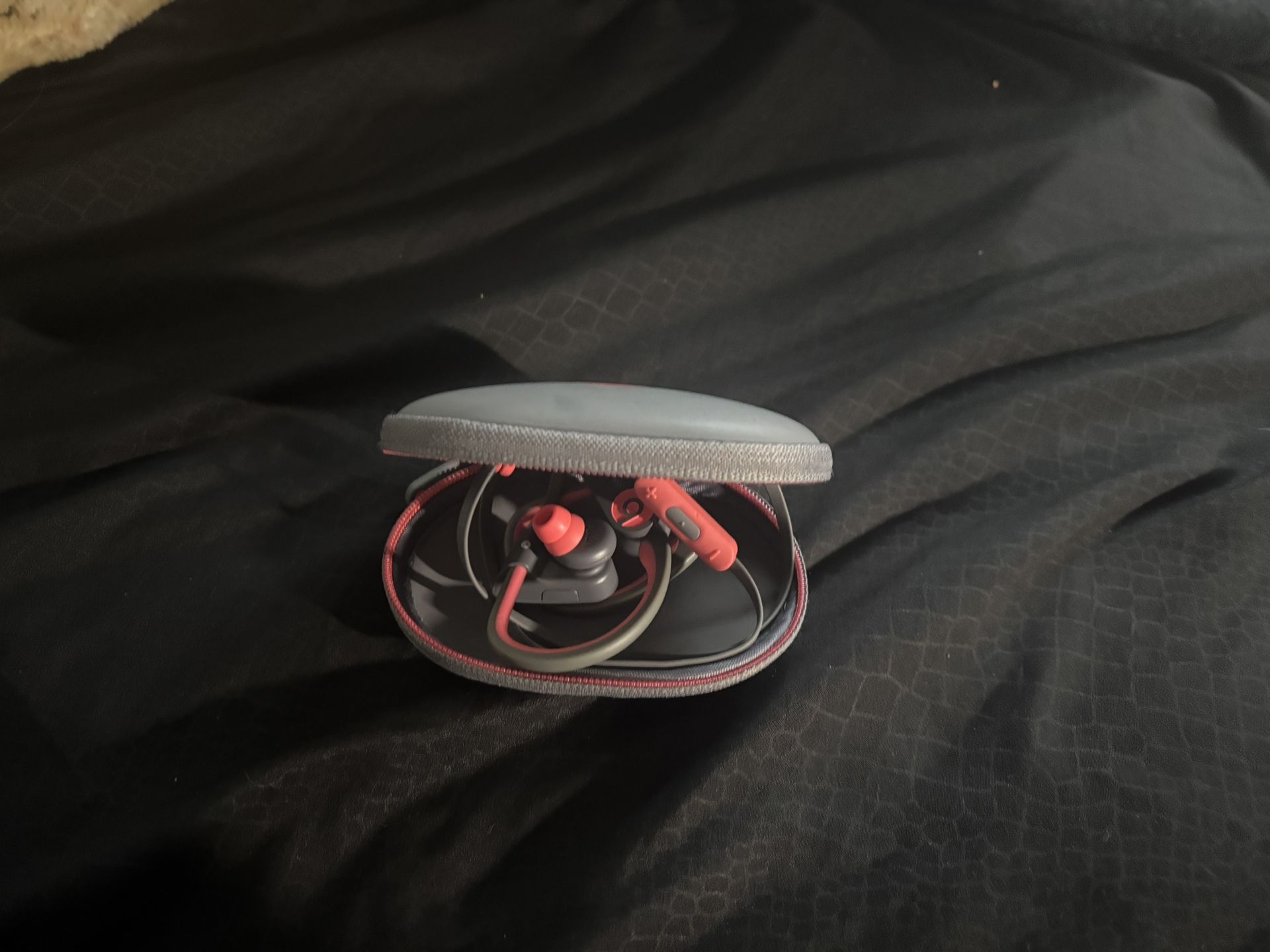 Powerbeats 2 Wireless Bluetooth Headphones