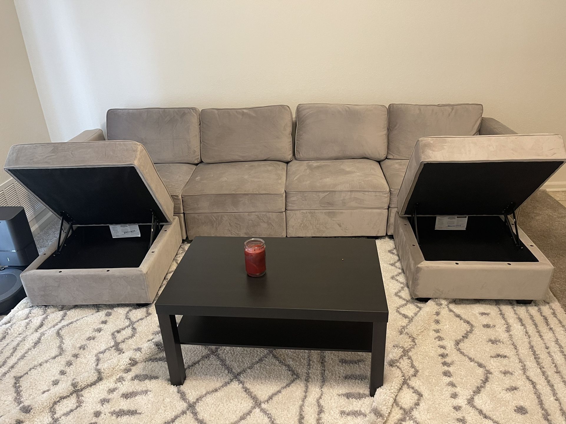 Living room Sectional/Carpet/Coffee Table