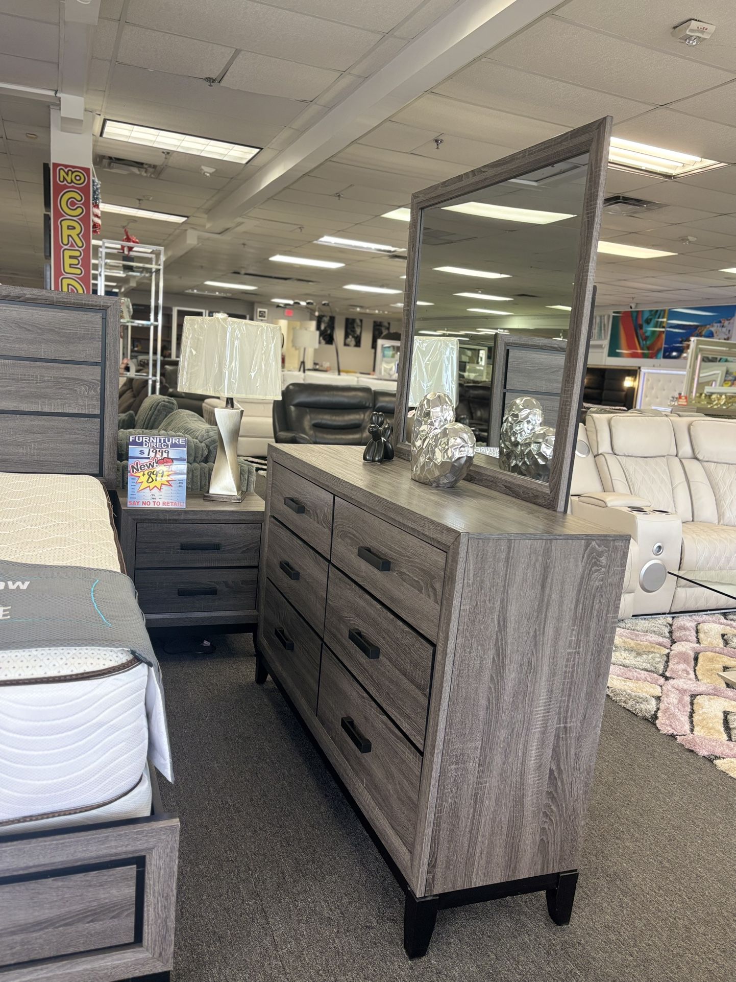 Wooden 5pc Bedroom Set W/ FREE NIGHTSTAND For Sale ( New Furniture)