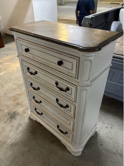 Vintage-Style 5-Drawer Chest / Tall Dresser