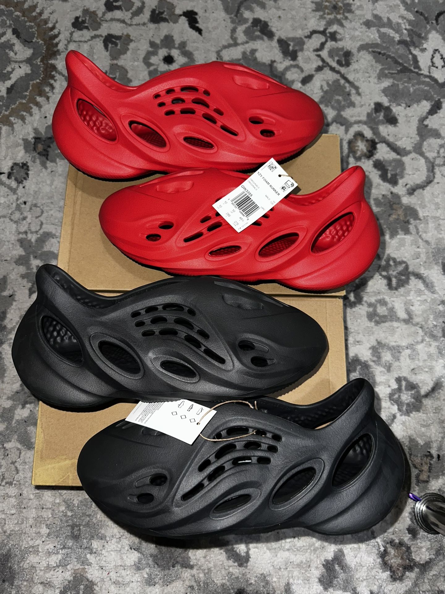 Yeezy Foam Runner And Slides for Sale in Queens, NY - OfferUp