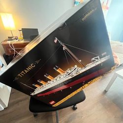 Lego 10294 Brand New Sealed Lego Titanic NO RESERVE