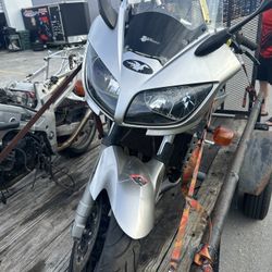 2001 Yamaha Fz1 No Motor  Or Electrics For Parts Clean Title