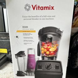 Vitamix Blender (new)